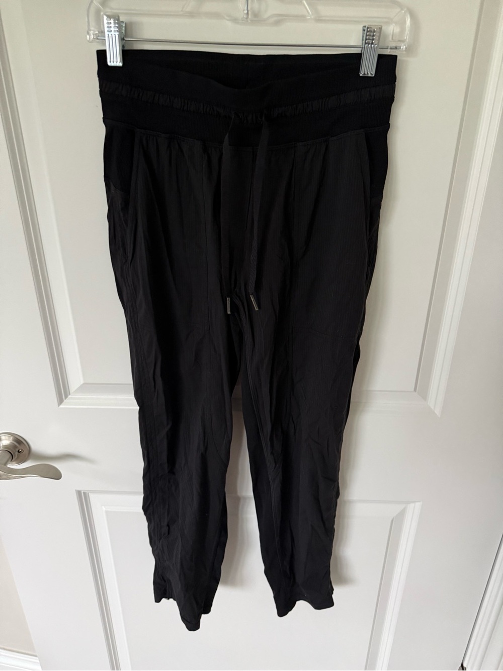 Lululemon Dance Studio Mid-Rise Crop 25"
Black Size 4
